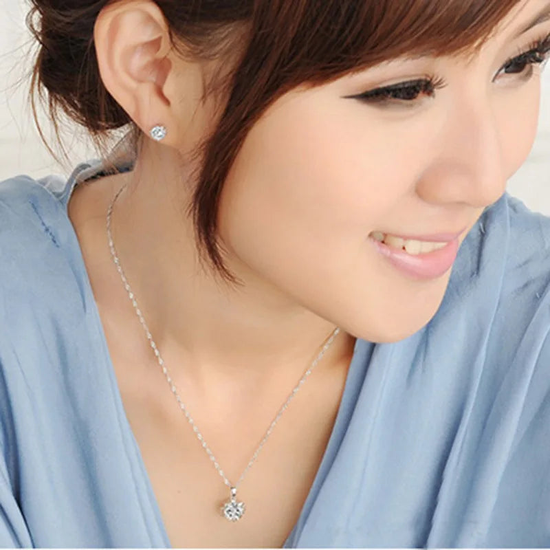 New 925 Sterling Silver Necklace Moissanite Pendant Cute for Women Noble Wedding Jewelry Fine Fashion Accessories Party Gift