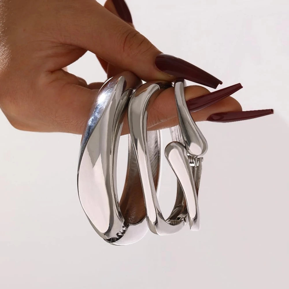 Golden Waterdrop Bangle Se