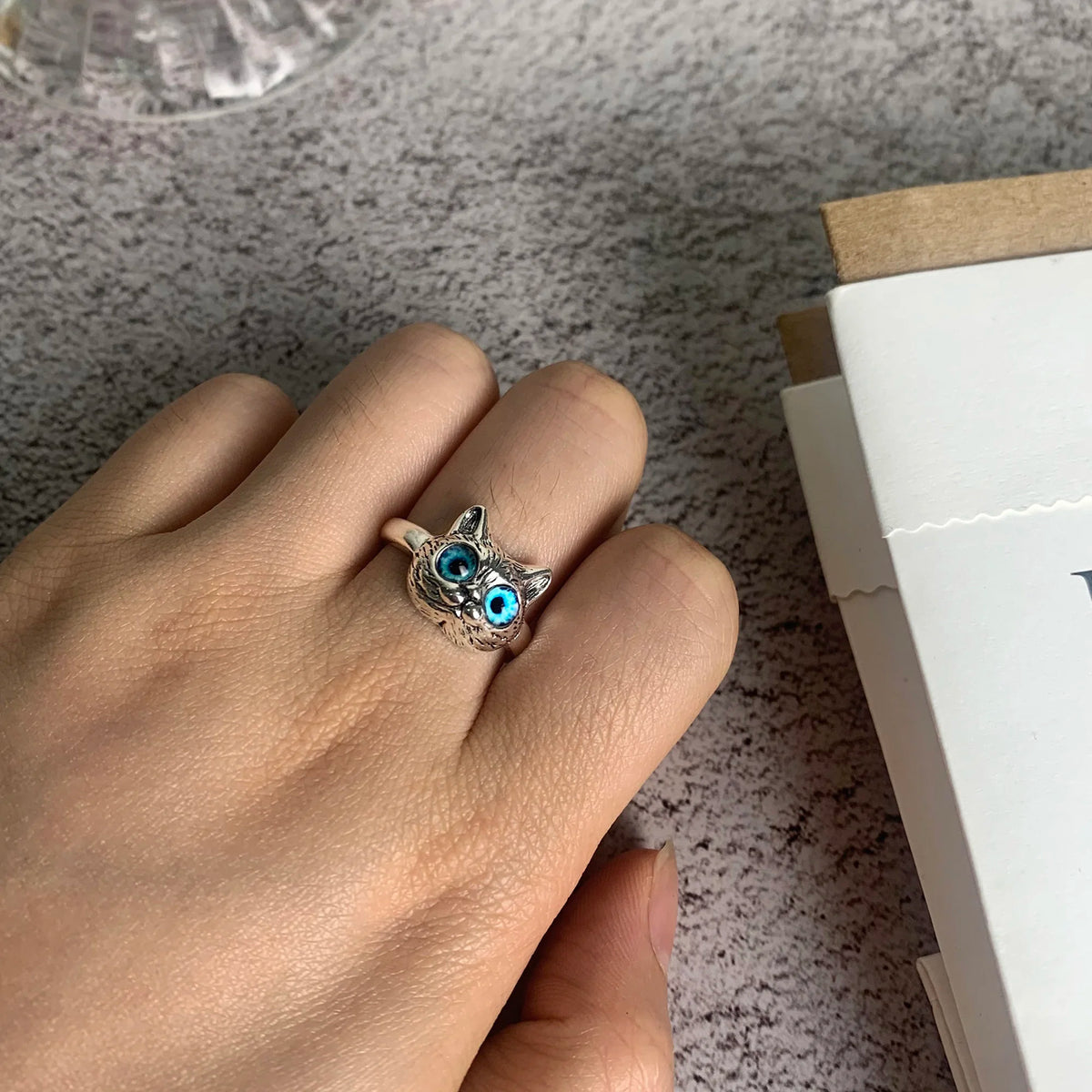 Vintage Blue-Eyed Cat Ring