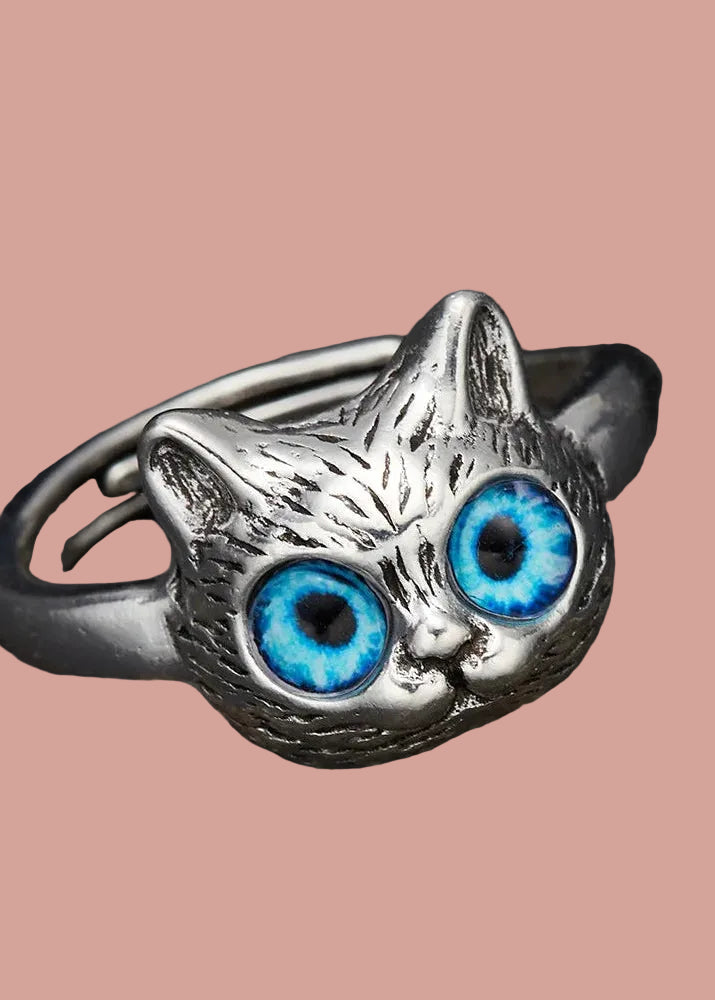 Vintage Blue-Eyed Cat Ring